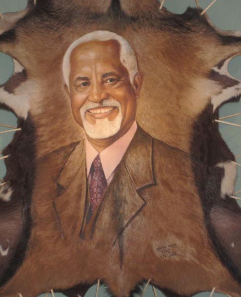 ሰዓሊ ሻምበል ለማ ጉያ የራሳቸውን ምስል በፍየል ቆዳ ላይ ከሳሉት
