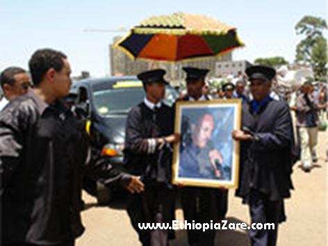 የክቡር ዶ//ር አርቲስት ጥላሁን ገሠሠ ሥርዓተ ቀብር፣ ሚያዝያ 15 ቀን 2001 ዓ.ም. የክቡር ዶ//ር አርቲስት ጥላሁን ገሠሠ ሥርዓተ ቀብር፣ ሚያዝያ 15 ቀን 2001 ዓ.ም.