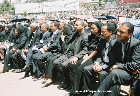 የክቡር ዶ//ር አርቲስት ጥላሁን ገሠሠ ሥርዓተ ቀብር፣ ሚያዝያ 15 ቀን 2001 ዓ.ም. የክቡር ዶ//ር አርቲስት ጥላሁን ገሠሠ ሥርዓተ ቀብር፣ ሚያዝያ 15 ቀን 2001 ዓ.ም.