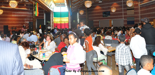 የኢትዮጵያን 2004 ዓ.ም. በጋራ ያከበሩት በስዊድንና አካባቢው የሚኖሩ ኢትዮጵያውያን የኢትዮጵያን 2004 ዓ.ም. በጋራ ያከበሩት በስዊድንና አካባቢው የሚኖሩ ኢትዮጵያውያን