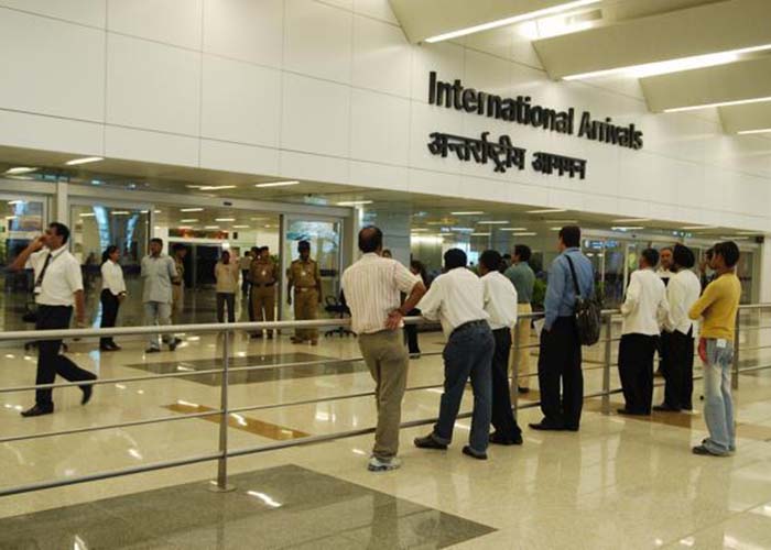 ኢንድራ ጋንዲ ኢንተርናሽናል አየር ማረፊያ Indira Gandhi international airport arrivals